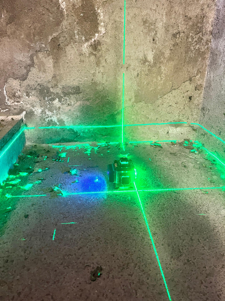 Livella Laser Multilinee Professionale F.M. 16 Con Trapano Avvitatore In Omaggio